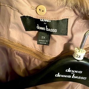 Dennis Basso woman coat with fur collar. 3x